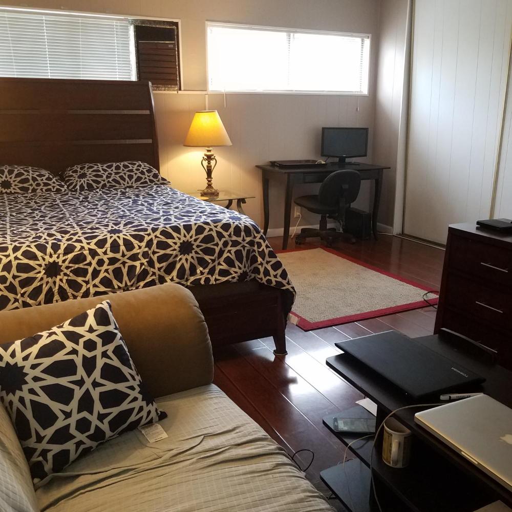 Deluxe Queen Room interior